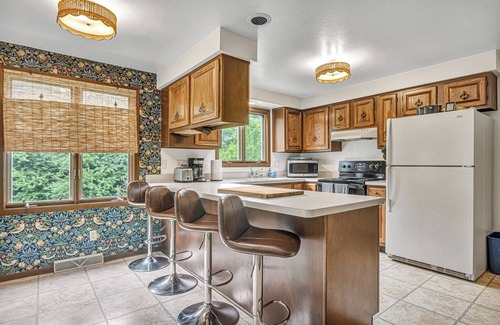 Sheboygan House | Peaceful Retreat, Near Road America! Mid Century Modern Home