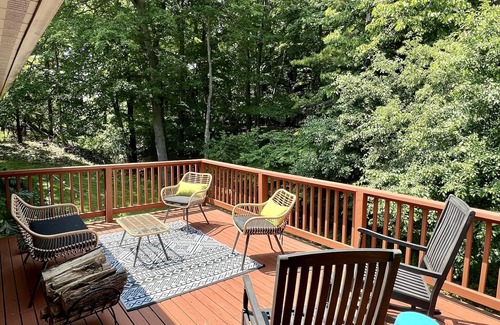 Sheboygan House | Peaceful Retreat, Near Road America! Mid Century Modern Home
