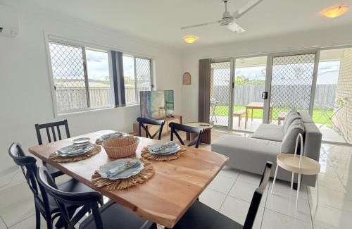 Yarrabilba House | Peaceful Retreat - Spacious Family Home in Yarrabilba perfect for Family or Professionals