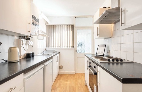Doncaster House | Peaceful Room in Doncaster Shared House w Kitchen
