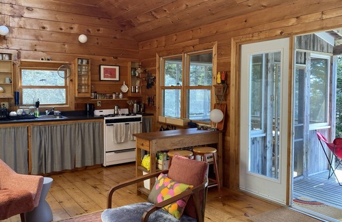 Kingsburg Cabin | Peaceful Seaside Cottage Retreat