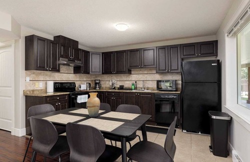 Regional District of Nanaimo House | Peaceful spacious 2BR Suite
