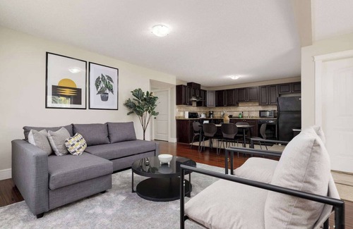 Regional District of Nanaimo House | Peaceful spacious 2BR Suite