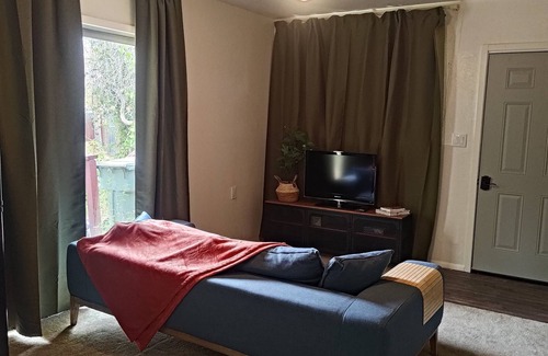 Arden-Arcade Apartment | Peaceful Studio with Easy Access to Downtown and Foothills