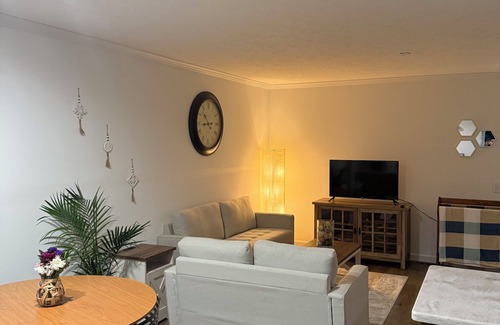 Toledo House | Peaceful Trailer - 3BR, 2BA