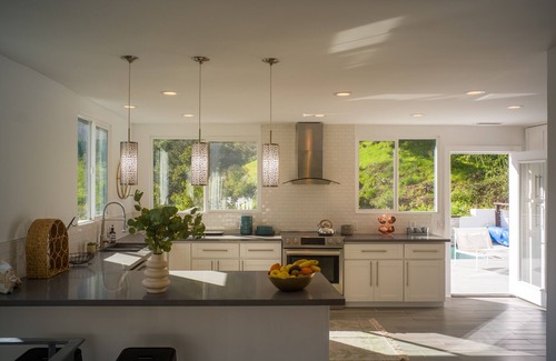 The Flats Villa | Peaceful Treehouse. Perched amongst the lush trees of Benedict Canyon.