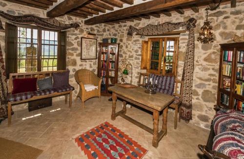 Santa Fiora Villa | Peaceful Tuscan Escape w pool