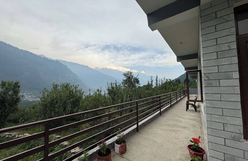 New Manali Apartment | Peaceful Village Homestay