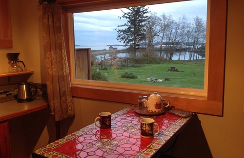 Friday Harbor Cottage | Peaceful waterfront cottage, close to town!