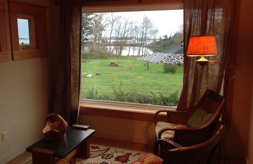 Friday Harbor Cottage | Peaceful waterfront cottage, close to town!