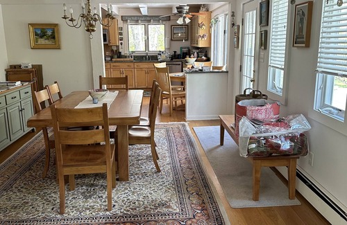 Chilmark House | Peaceful Wooded Retreat, Short Car Ride to Everything. Week is Friday to Friday