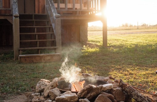Smithville Cabin | PeacefulCountrysideTinyCabin w/Creek 10minCenterHillLake 15minRockIsland