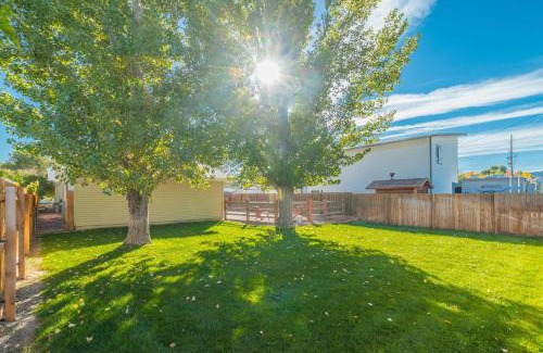 Fruita House | Peach House Iii - Cozy Downtown Getaway W-Big Yard