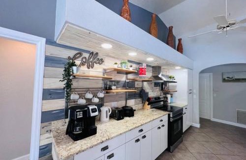 Port Charlotte House | Peachland getaway with pool and tiki bar
