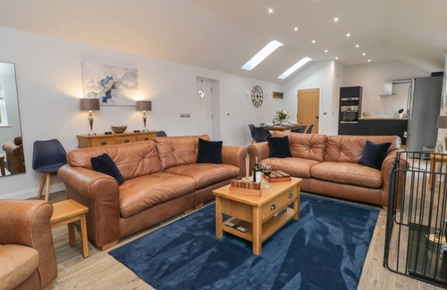 Fangfoss Cottage | PEACOCKS REST, pet friendly, luxury holiday cottage in Pocklington