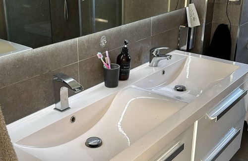 Streatham Hill Apartment | PEAK COMFORT! 1 Bedroom Apartment in Thornton T4