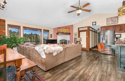 Black Hawk House | Peak to Peak - Panoramic Views and Hot Tub