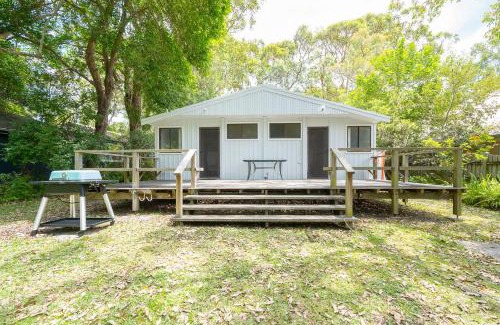 Pearl Beach House | Pearl Beach Semi - 2 min to sand & sea - Lilly