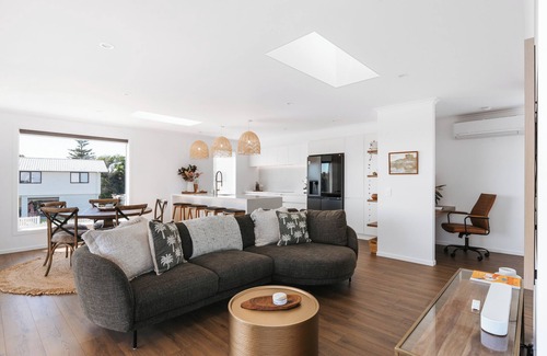 Papamoa Beach House | Pearl by the Sea ~ Papamoa Beach - Beyonder Holiday Homes