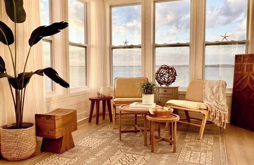 Navarre Beach House | 🏝️Pearl Hideaway: 30A Style Luxury Waterfront Home | Stunning Sunsets🏝️