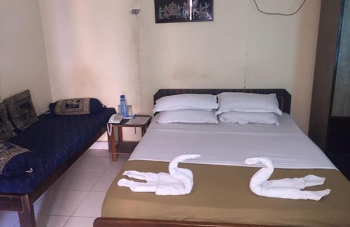 Ladghar Hotel | Pears Beach Resort