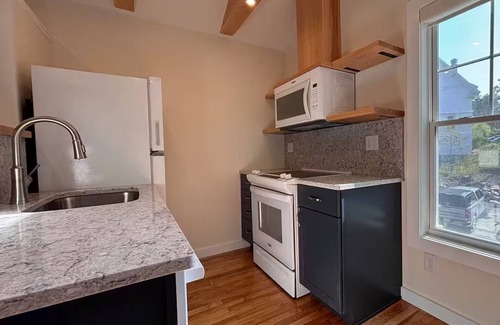 Northeast Harbor Apartment | Pebble @ Rock End, Near Acadia National Park- NE Harbor 2nd Story + Gym Access