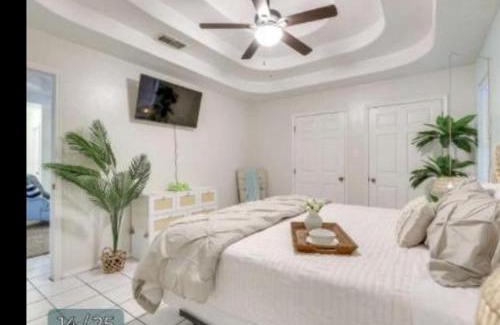 Edinburg Apartment | PEBBLES' BEACH HOUSE