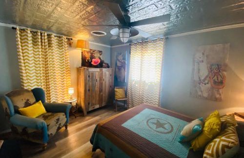 Bandera House | Pecan St. Parlor Haus Downtown Bandera, TX