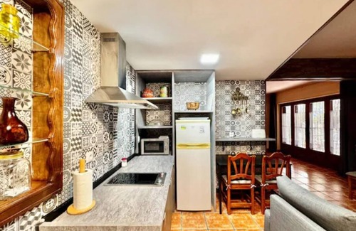 Galapagar Cottage | Pedriza-la casa de Galapagar, charming lodging, terrace and garden view