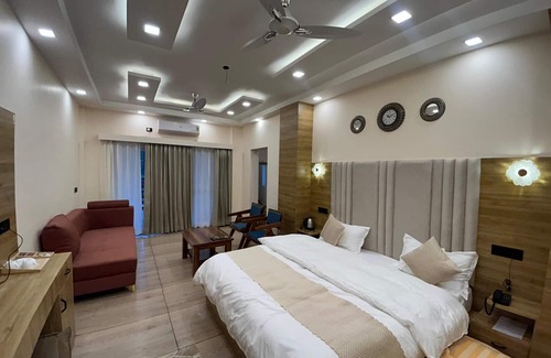 Shivanandi Hotel | Peepal Hotel And Restaurant