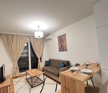 Komoran Apartment | Peja Central Hideaway
