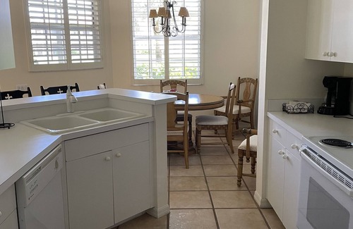 Pelican Bay Condo | PELICAN BAY Amenities! BEACH CLUB! WALK TO SHOP/DINE/TENNIS QUIET