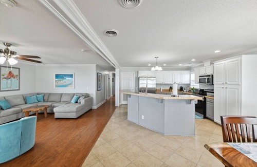 Lake Catherine House | Pelican Pier Beach House on Lake Catherine