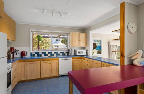 St Leonards House | Pelican Point- Located next to Edwards Point Wildlife Reserve
