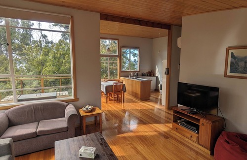 Boomer Bay House | Pelican's Rest Accommodation | cosy & private self-contained houses | TASn