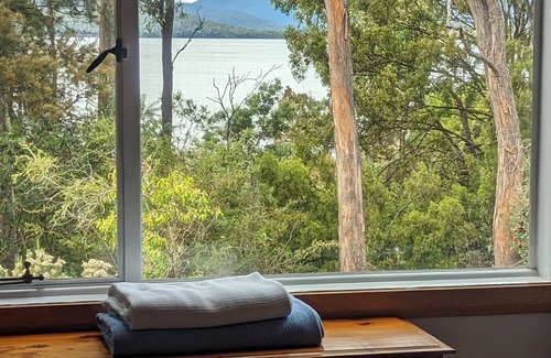 Boomer Bay House | Pelican's Rest Accommodation | cosy & private self-contained houses | TASn