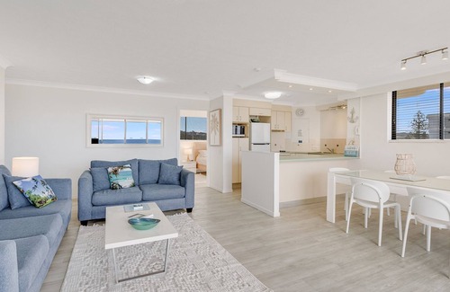 Tugun Apartment | Pelican Sands 401 - Absolute Beachfront - Min. 3 night stays!