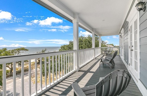 Ocean Springs Apartment | Pelican View Beach House - Private Beach!