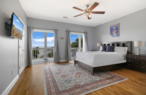 Ocean Springs Apartment | Pelican View Beach House - Private Beach!