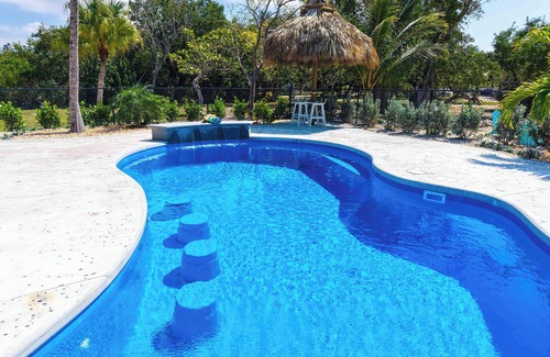 Sugarloaf Key House | Pelico Palms Estate.