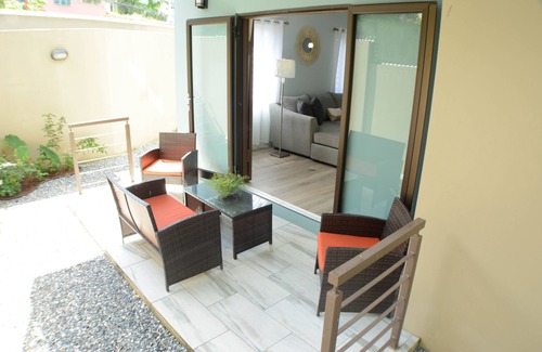 Downtown Apartment | Pen Manor: Modern 2 Bedroom Apartment