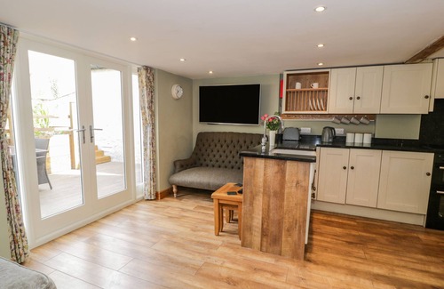 Glanwydden House | PEN Y BONT UCHA, character holiday cottage in Penrhyn Bay
