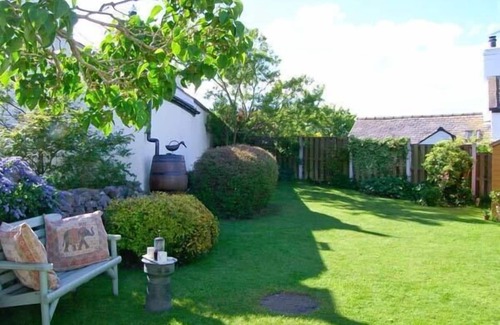 Gwaenysgor Near Prestatyn Cottage | PEN Y PARC, family friendly, character holiday cottage in Gwaenysgor