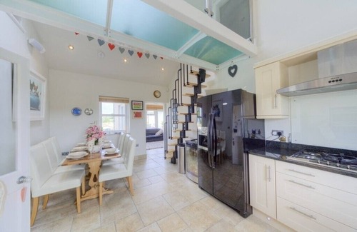Abersoch Cottage | PEN Y SARN, pet friendly, with a garden in Abersoch