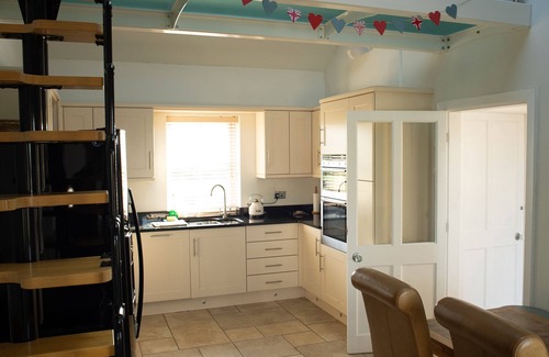 Abersoch Cottage | PEN Y SARN, pet friendly, with a garden in Abersoch