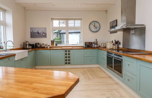Helford Cottage | PENARVON HOUSE, pet friendly, luxury holiday cottage in Helford