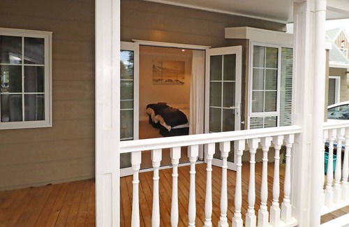 Tamahere House | Pencarrow Rose with Spa pool and Gym and Pool. near Fieldays andAvantidrome