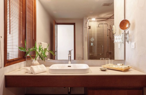 Daun Penh Hotel | Penh House Hotel