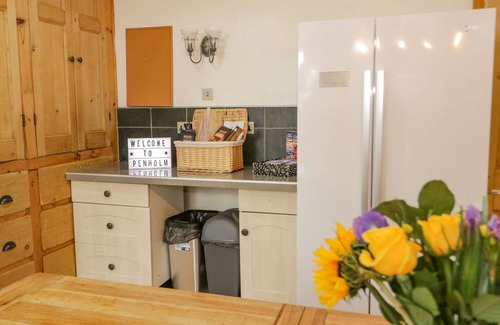 Penmaenmawr House | PENHOLM, pet friendly, country holiday cottage in Penmaenmawr