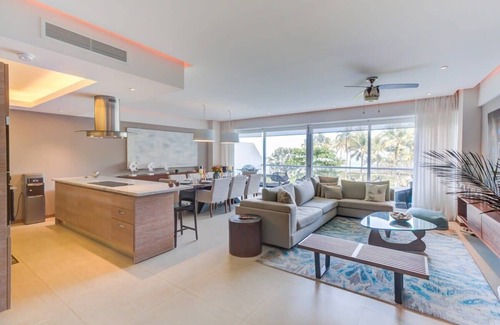Flamingos Apartment | Peninsula Beachfront w/Sea view, near Attractions